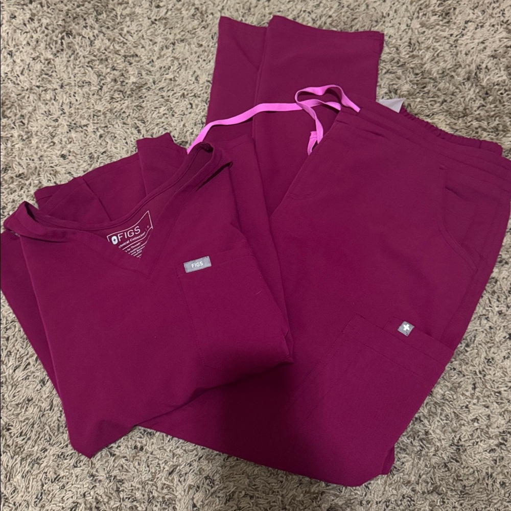 FIGS scrub set